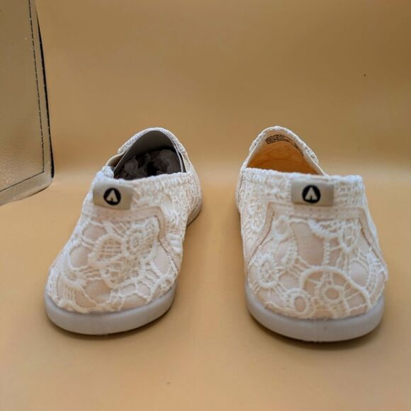 Airwalk Women's Crochet Women's Dream Slip-On 9 Regular - Picture 5 of 7